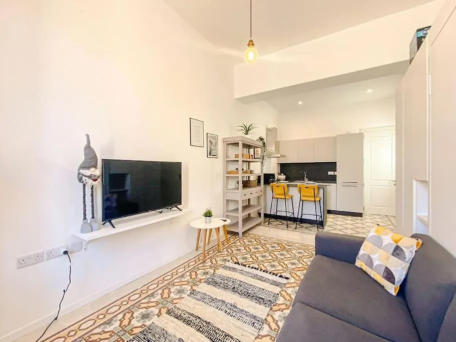 Entire Studio Apartment In Sliema 1A By Solea