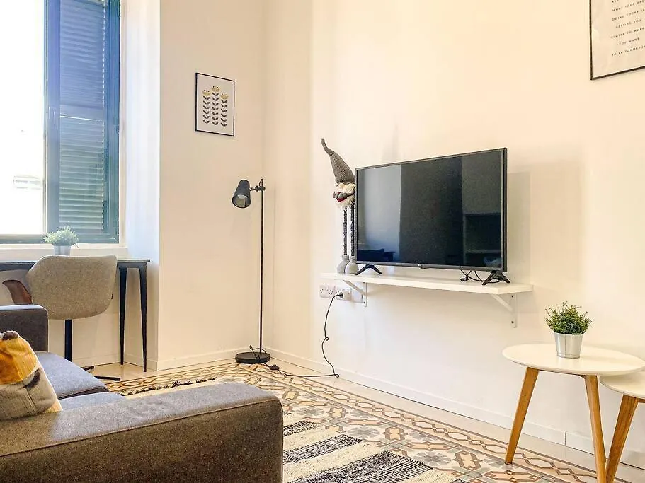 Entire Studio Apartment In Sliema 1A By Solea