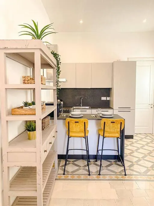 Entire Studio Apartment In Sliema 1A By Solea